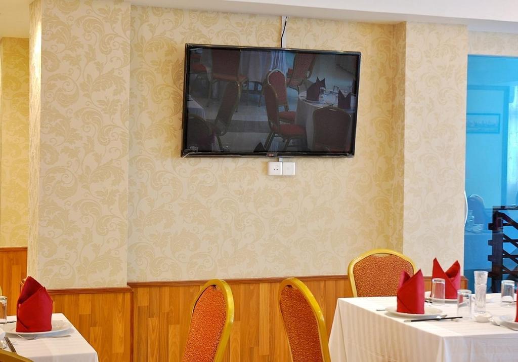 Hotel K Янгон Экстерьер фото
